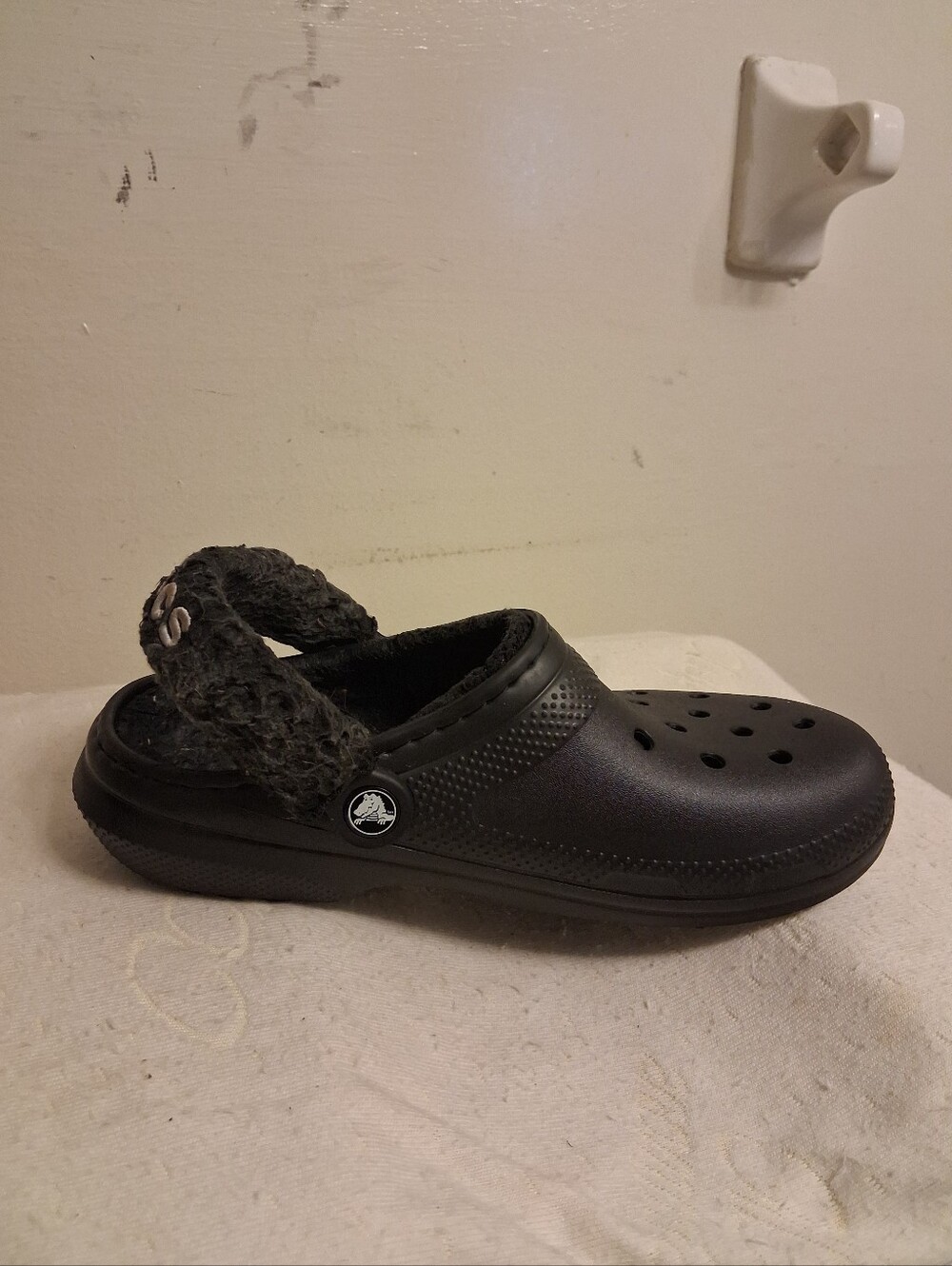 Crocs Womens Classic Lined Clog - Black Size Mens 7, Womens 9 - Picture 8 of 16